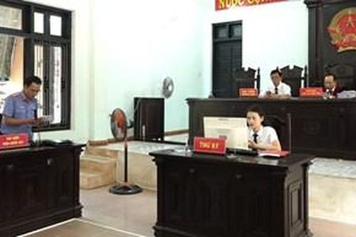 Nhóm đối tượng tổ chức đánh bạc và đánh bạc trên mạng lĩnh án