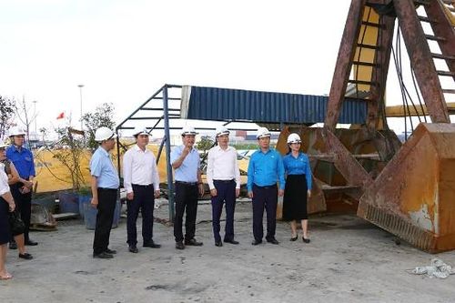 Tập đoàn Hóa chất Việt Nam thăm hỏi, động viên người lao động DAP-VINACHEM chịu ảnh hưởng cơn bão số 3