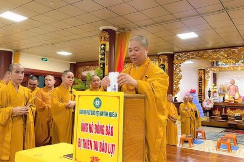 Ban Trị sự GHPGVN tỉnh Nghệ An tiếp nhận hơn 130 triệu đồng ủng hộ đồng bào vùng bão lụt