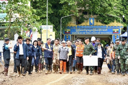 Thủ tướng Thái Lan thăm vùng lũ lụt chịu ảnh hưởng của bão Yagi