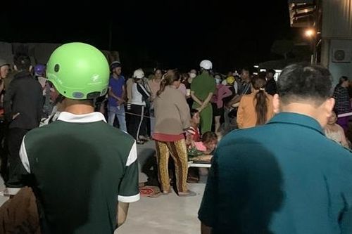 Điện rò rỉ từ máy bơm nước khiến hai cha con tử vong