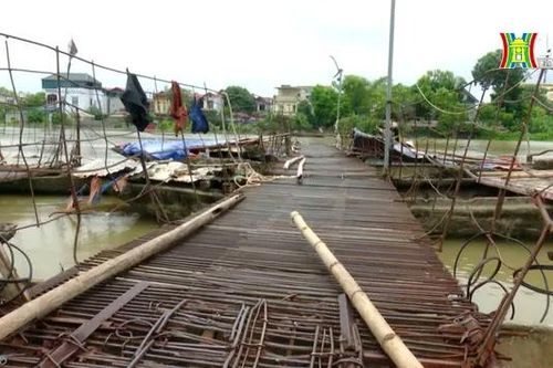 Nước sông Đáy dâng cao, cầu phao 'đắp chiếu' dài ngày