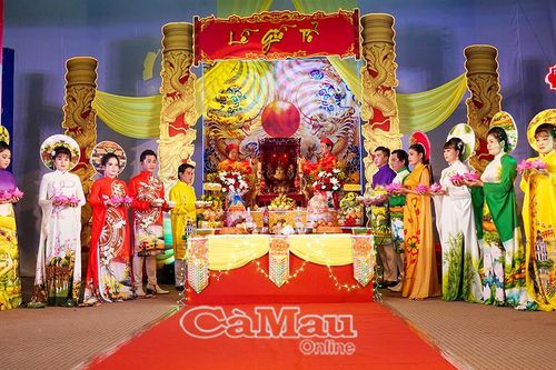 Đoàn Cải lương Hương Tràm giỗ Tổ ngành sân khấu