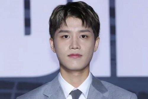 Sao Kpop 14/9: Ca sĩ thần tượng bị truy tố vì tội tấn công tình dục