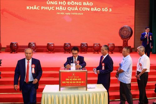 Họ Ngô Việt Nam ủng hộ hơn 600 triệu đồng tới người dân vùng bão lũ