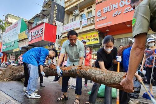 Quận Cầu Giấy huy động tối đa nhân lực khắc phục hậu quả bão lũ
