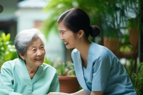 Mẹ chồng khen con dâu cả tuần nào cũng mang đồ qua biếu, còn dâu út chẳng có gì, liền bị hàng xóm 'tạt cho gáo nước' bừng tỉnh