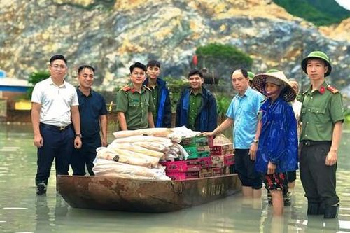 Lực lượng công an Hà Nam tiếp tục cùng người dân tập trung phòng chống, khắc phục hậu quả thiên tai