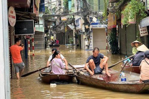 Nguy cơ sạt lở còn cao, sẵn sàng bảo vệ các điểm đê xung yếu