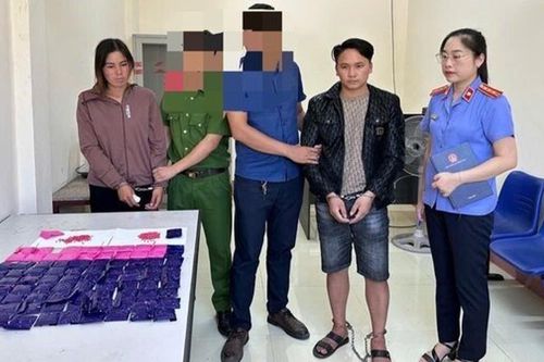 Bắt hai vợ chồng cùng gần 17.000 viên ma túy