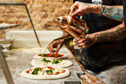 Chiếc pizza ngon nhất thế giới không nằm ở Italy