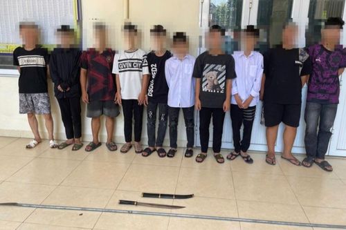 Công an huyện Ứng Hòa làm rõ nhóm 'trẻ trâu' mang theo hung khí gây rối