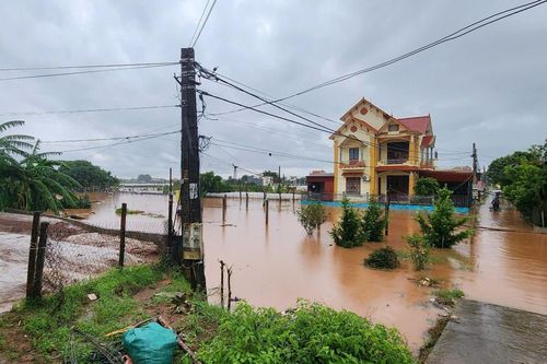 Mực nước ở hạ lưu sông Hồng tại Nam Định, Ninh Bình vẫn ở mức cao