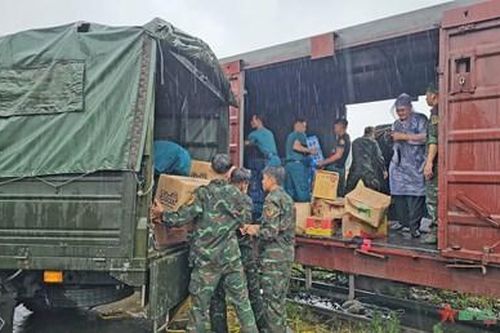 Triệu tấm lòng Thành phố mang tên Bác hướng về người dân vùng bão lũ