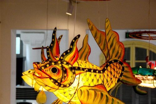 Tấm lòng người làm lồng đèn truyền thống