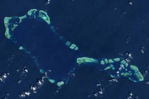 Tàu Philippines vừa rút khỏi bãi cạn tranh chấp, Trung Quốc tuyên bố có 'chủ quyền không thể tranh cãi'