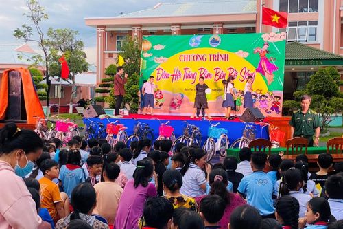 Trung thu trọn vẹn nơi vùng biên giới biển Bến Tre
