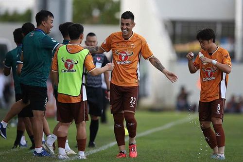 HAGL đánh bại Quảng Nam 4-0 trong ngày Marciel Da Silva tỏa sáng
