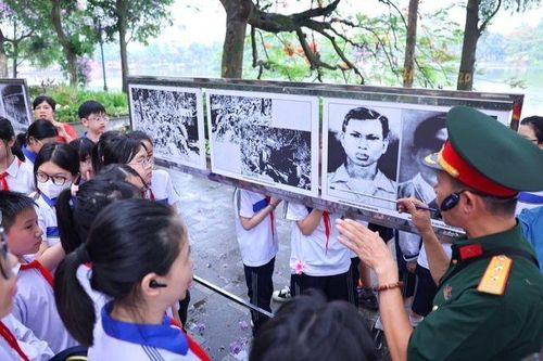 Đừng hỏi Tổ quốc đã làm gì cho ta