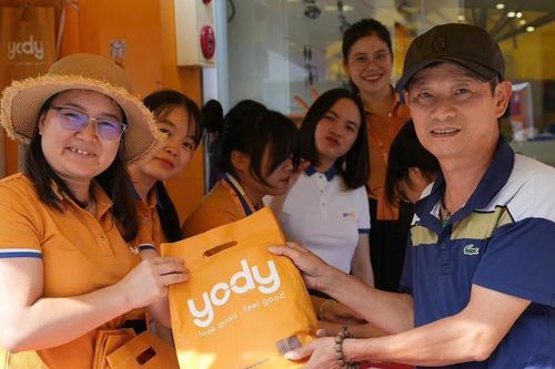 YODY 'thần tốc' hỗ trợ 25.000 sản phẩm cho bà con vùng bão lũ