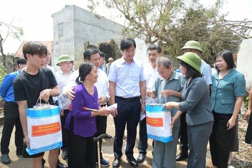 Petrovietnam thăm, động viên chính quyền, nhân dân bị ảnh hưởng bởi bão số 3 tại Quảng Ninh