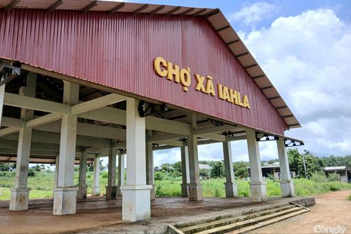 Gia Lai: Chợ xã Ia Hla đầu tư hơn 3 tỷ nhưng bị tiểu thương 'quay lưng'