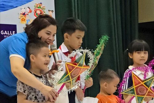 'Ánh trăng nơi đầu sóng' - món quà ý nghĩa với con cán bộ, chiến sĩ Vùng 3 Hải quân