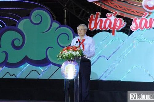 Lời nhắn nhủ của Phó Thủ tướng thường trực Nguyễn Hòa Bình trong chương trình 'Lồng đèn thắp sáng ước mơ'