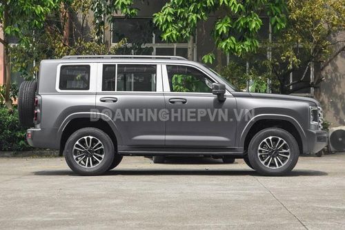SUV 'trên cơ' Toyota Fortuner, công suất 221 mã lực, giá 'hạt dẻ'