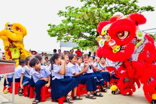 Trung thu ấm áp, nghĩa tình