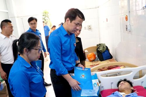 Trung ương Đoàn thăm, tặng quà, trao hỗ trợ tại vùng bị thiệt hại bởi lũ lụt, sạt lở đất
