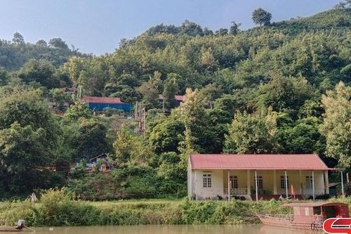 Huyện Phù Yên xuất hiện dấu hiệu sạt lở núi