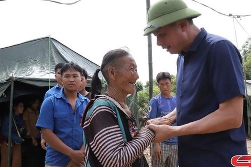 Dồn sức, đồng lòng hỗ trợ Nà Chà vượt khó
