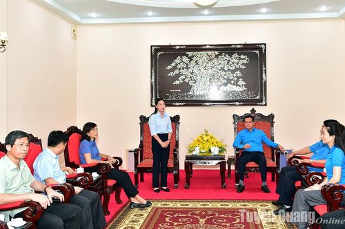 Chủ tịch Tổng LĐLĐ Việt Nam Nguyễn Đình Khang thăm và làm việc với tỉnh Tuyên Quang