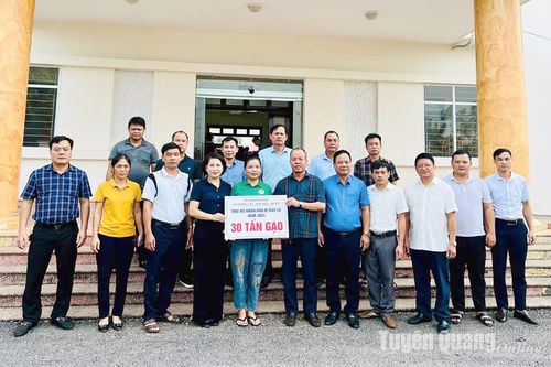 Hỗ trợ 50 tấn gạo cho người dân vùng lũ Tuyên Quang