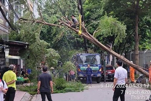 Thanh Xuân (Hà Nội): Phường Hạ Đình ra quân tổng vệ sinh môi trường sau bão số 3