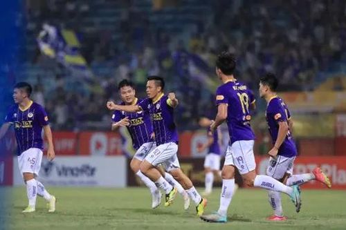 Hà Nội FC thắng tối thiểu trong ngày ra quân V-League