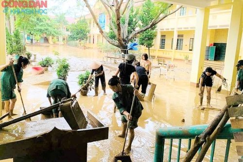 Trường học ở Bảo Yên khắc phục hậu quả mưa lũ để sớm dạy và học trở lại