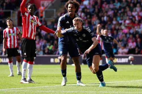 Man Utd tìm lại niềm vui