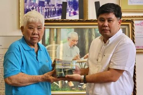 Thông qua Báo Công an TPHCM, chủ hiệu bánh Như Lan ủng hộ đồng bào bị bão lũ 1 tỷ đồng