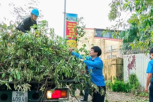 Gia Lâm: 2.600 đoàn viên công đoàn tham gia tổng vệ sinh môi trường