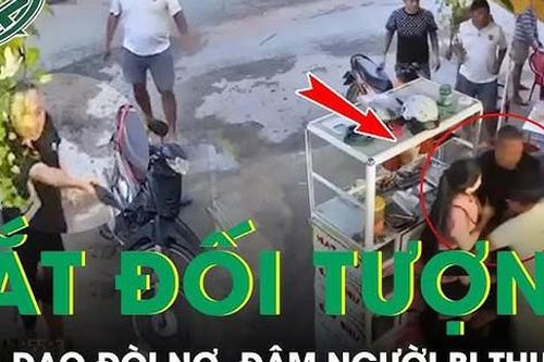 Sáng 15/9: Clip nguyên trưởng công an xã bị chủ nợ tát, con chạy ra bảo vệ cũng bị đâm trọng thương