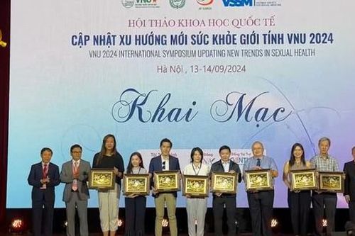 Nửa triệu người Việt có nhu cầu chuyển giới, phát triển ngành y học giới tính là rất cần thiết