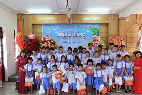 Khai giảng lớp học 'đặc biệt' ở Hải Phòng