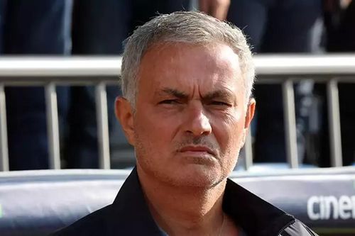 Tình cảnh trái ngược giữa Mourinho và De Rossi