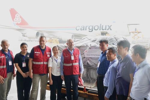 Nhiều chuyến hàng viện trợ quốc tế hỗ trợ Việt Nam khắc phục bão số 3