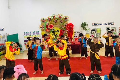 Trung thu chia sẻ yêu thương việc làm ý nghĩa cho trẻ mầm non