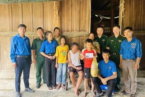 Đồng hành giúp em vượt khó