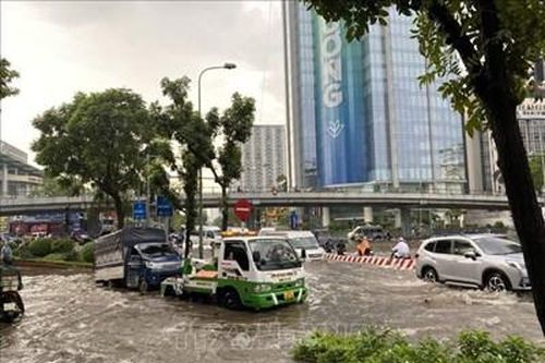 Mưa lớn đầu tuần, đường phố Hà Nội lại ngập