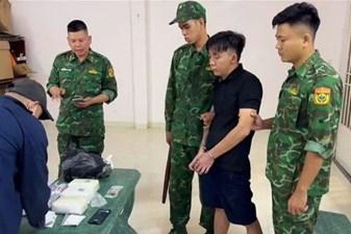Đồn biên phòng Cửa khẩu Mỹ Quý Tây phối hợp phục kích bắt vụ ma túy lớn ở biên giới Long An